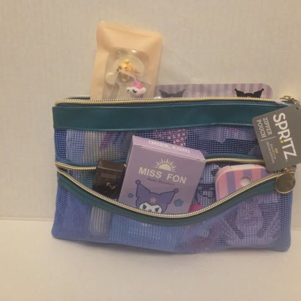 10 piece women's/teens gift set.  Great for girls trip or any occasion.